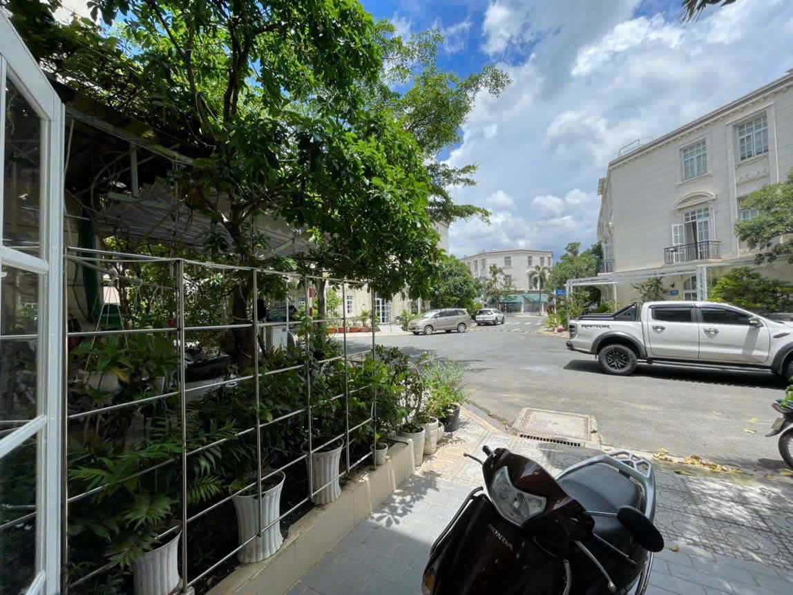 BDS HVL NC- CHO THUÊ SHOPHOUSE 2 MẶT KDC LUCKYDRAGON, PLB, Q9