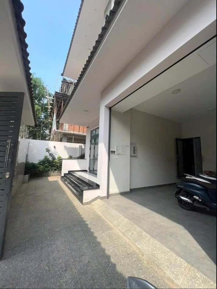 BDS HVL Cho thuê biệt thự trống 217m2 làm văn phòng đường Liên Phường Phước Long B q9.