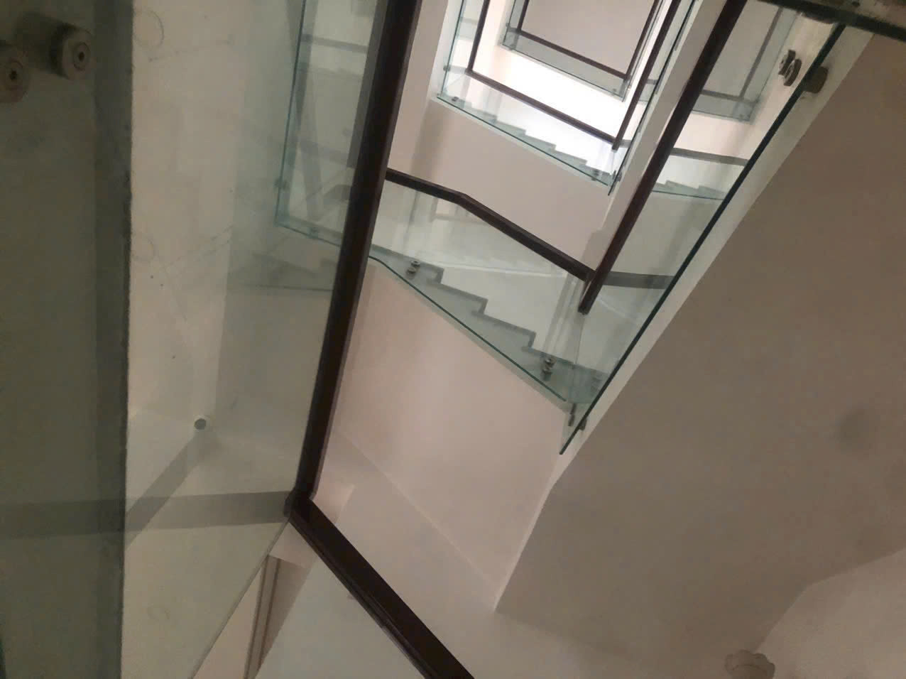 BDS HVL CG: CHO THUÊ BT GIA HÒA GÓC 2MT 4 TẦNG 450 M2 SÀN 8PN GIÁ 50TR
