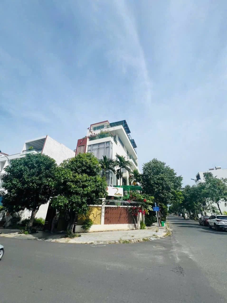 NHÀ 4 TẦNG, CĂN GÓC 2 MẶT TIỀN KĐT AN BÌNH TÂN, PHƯỚC LONG, NAM NHA TRANG 

📐Diện tích đất: 160,7m² (ngang 8,66m x dài 20m)
• Hướng: Đông Nam & Đông Bắc