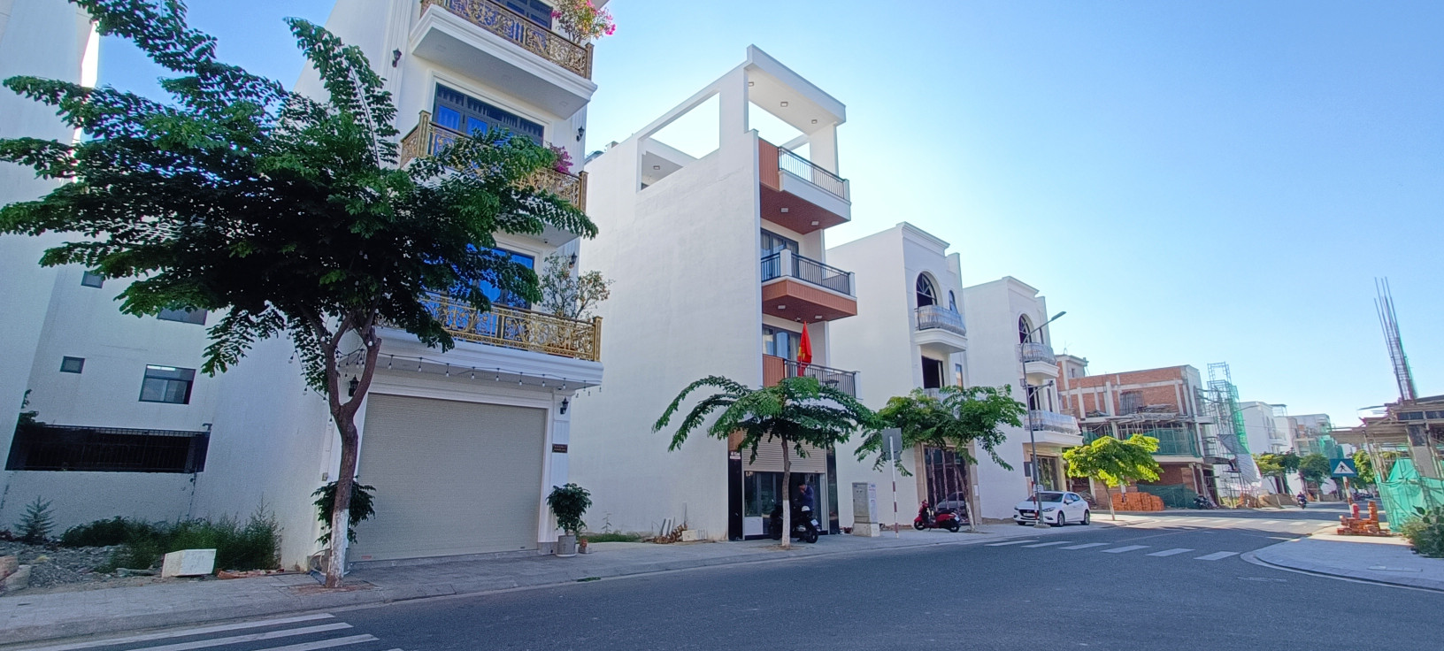 Bán nhà 4 tầng đối diện công viên Phường Phước Long Thành phố Nha Trang