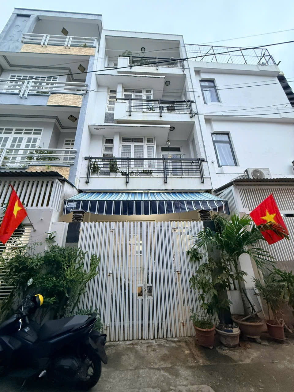 BÁN NHÀ 4 TẦNG HẺM Ô TÔ LÊ HỒNG PHONG - 65.2 - 8 TỶ 5