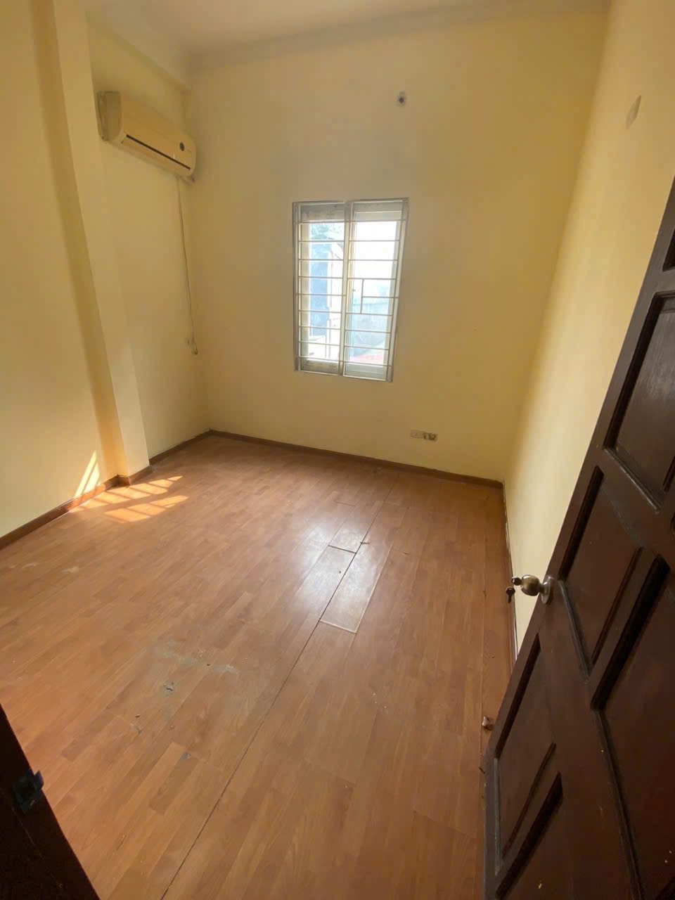 Cho thuê nhà ngõ 89 Lương Định Của, Phường Phương Mai, Đống Đa, Dt 30mx4T-8tr/1tháng