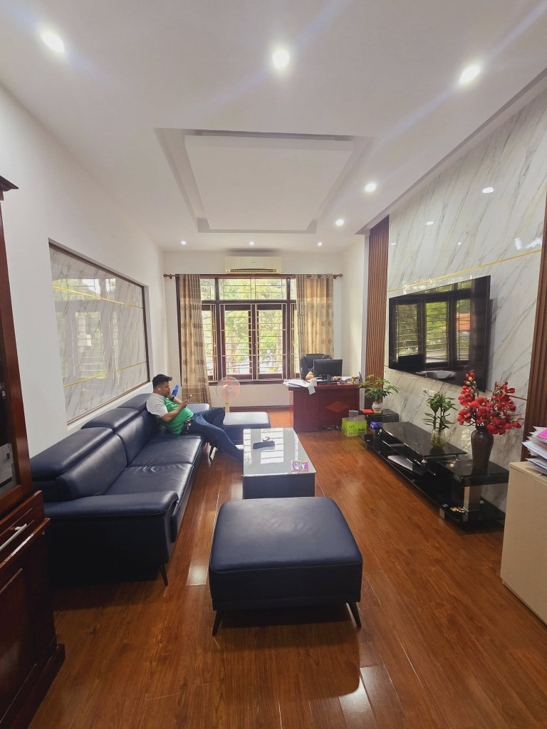 Siêu Phẩm! Cầu Giấy,Oto tránh,Kinh Doanh,DT: 66m2 x 5Tầng,MT: 4m,Giá: 22 tỷ