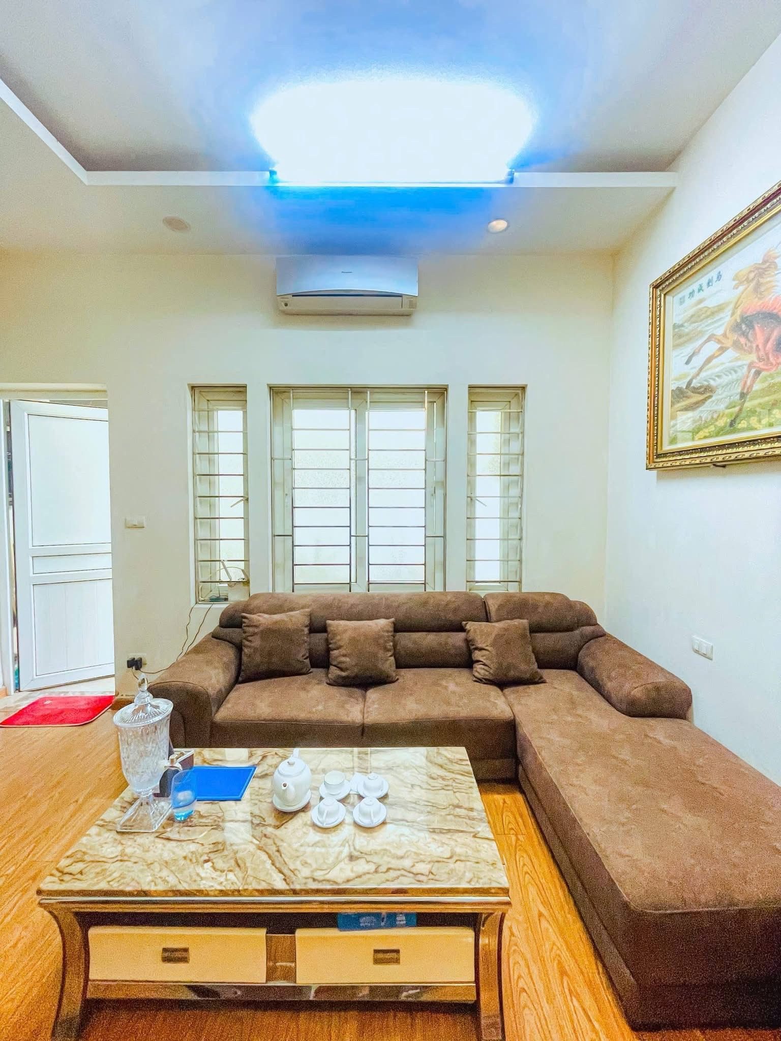 🏡 BÁN NHÀ PHÂN LÔ HOA BẰNG, CẦU GIẤY – 42M², 4 TẦNG, 4PN, 2 MẶT THOÁNG, Ô TÔ CÁCH 20M, SỔ ĐỎ CHÍNH CHỦ, GIÁ 14.8 TỶ 📍