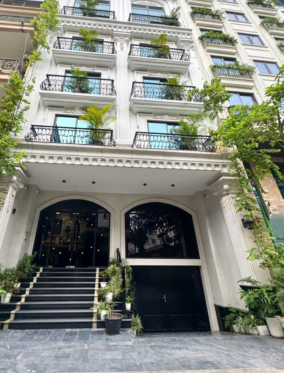 (DÒNG TIỀN 5.5 TỶ/NĂM) BÁN TÒA APARTMENT TÔ NGỌC VÂN, TÂY HỒ - 162M² x 10T - GIÁ 89.9 TỶ