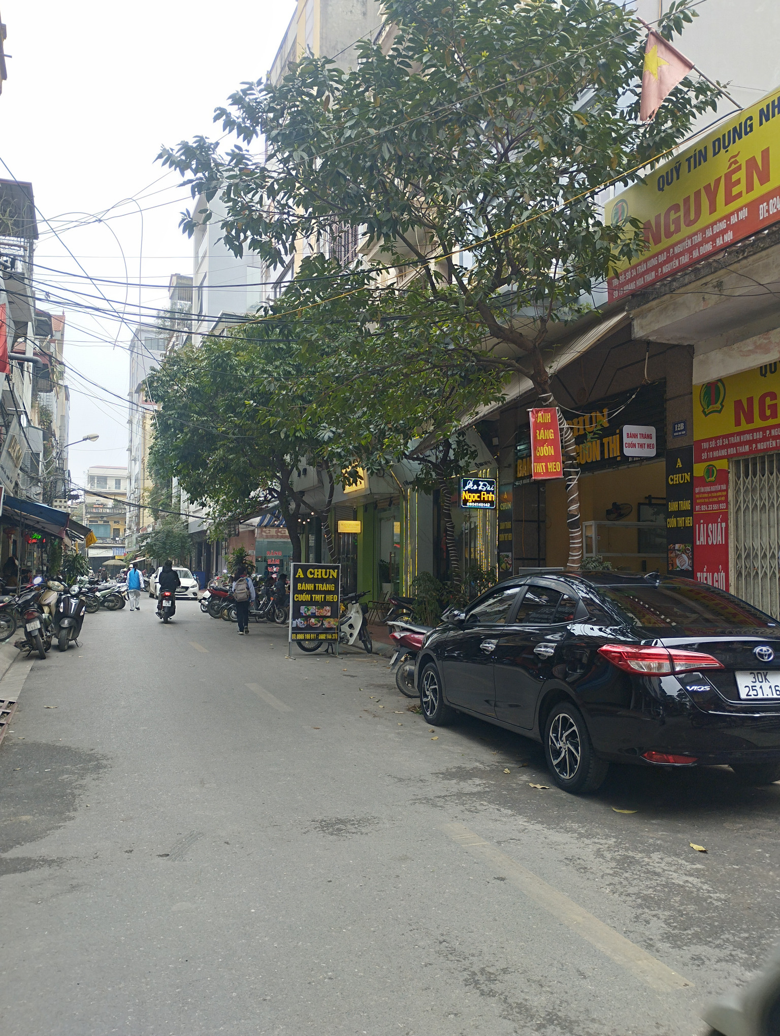 Hiếm nhà mặt phố Hoàng Hoa Thám, 86m2, MT 5.7m, vị trí đẹp, KD tốt, giá 33 tỷ