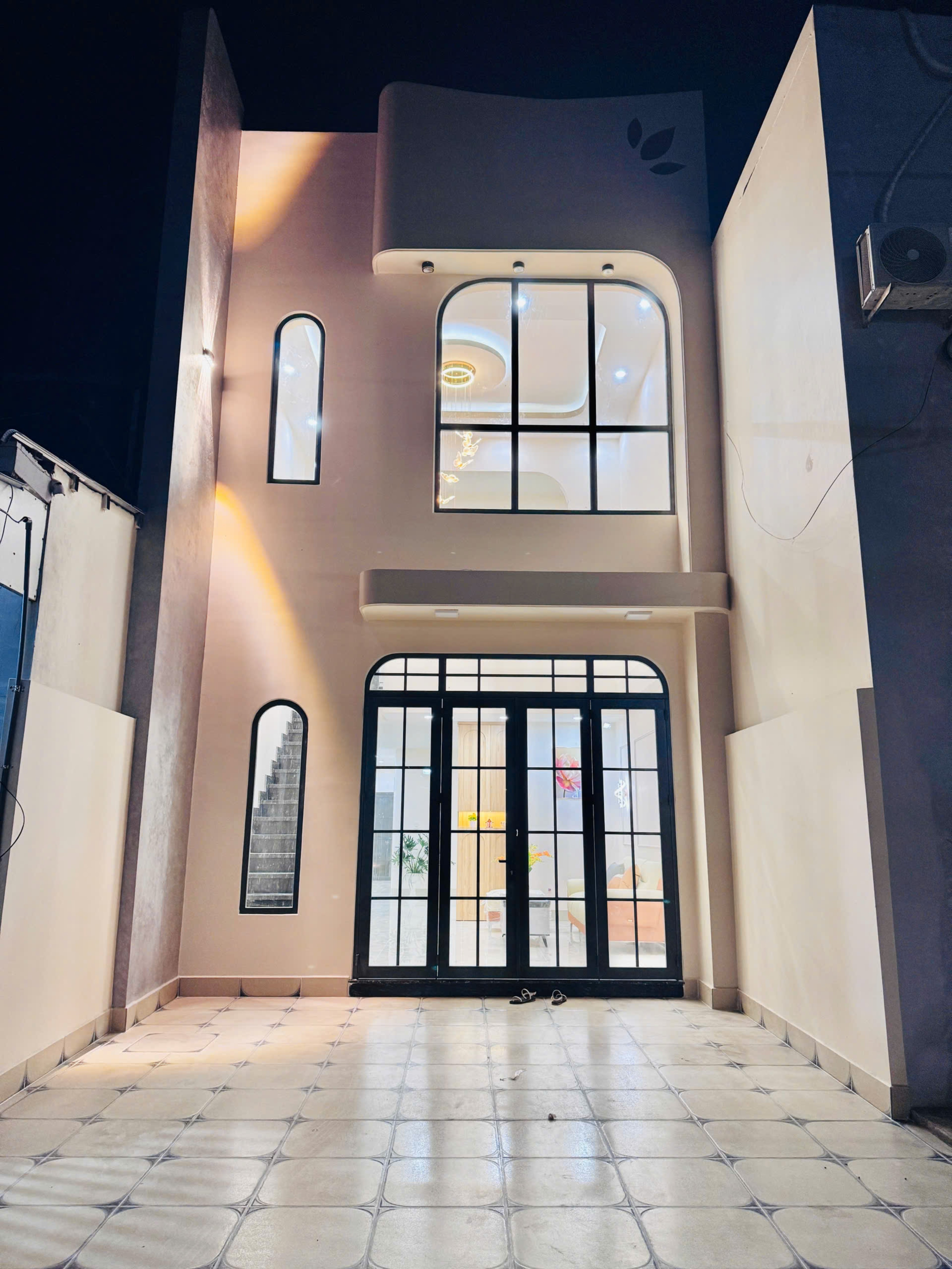 Bán Nhà Mặt Tiền Nguyễn Huy Tưởng, TP. Rạch Giá - Thiết Kế Hiện Đại, Full Nội Thất (4.8x20m)