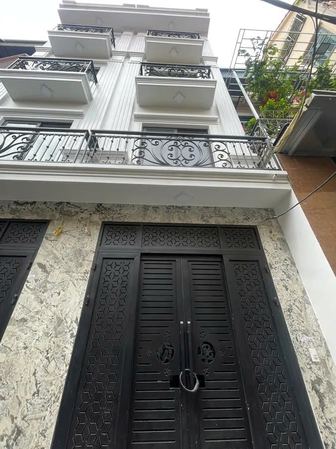 NHÀ MỚI ĐẸP Phố Vũ Xuân Thiều 49m2,X  4 tầng, mặt tiền  3.25m, 8.6 tỷ Long Biên.