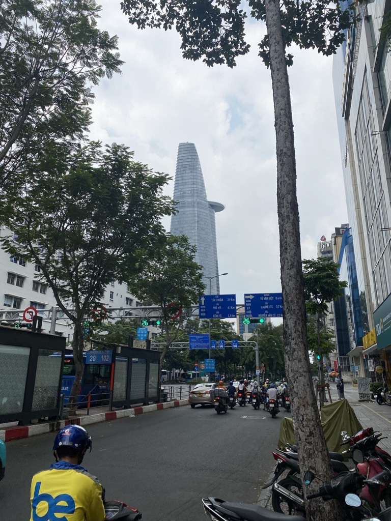 Bán nhà 3 TẦNG MẶT TIỀN HÀM NGHi Q1