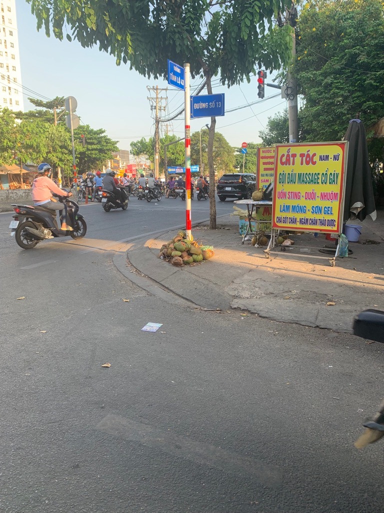BÁN ĐẤT TẶNG NHÀ - NGAY CHỢ ĐẦU MỐI THỦ ĐỨC-100M2 CHỈ NHỈNH 3 TỶ