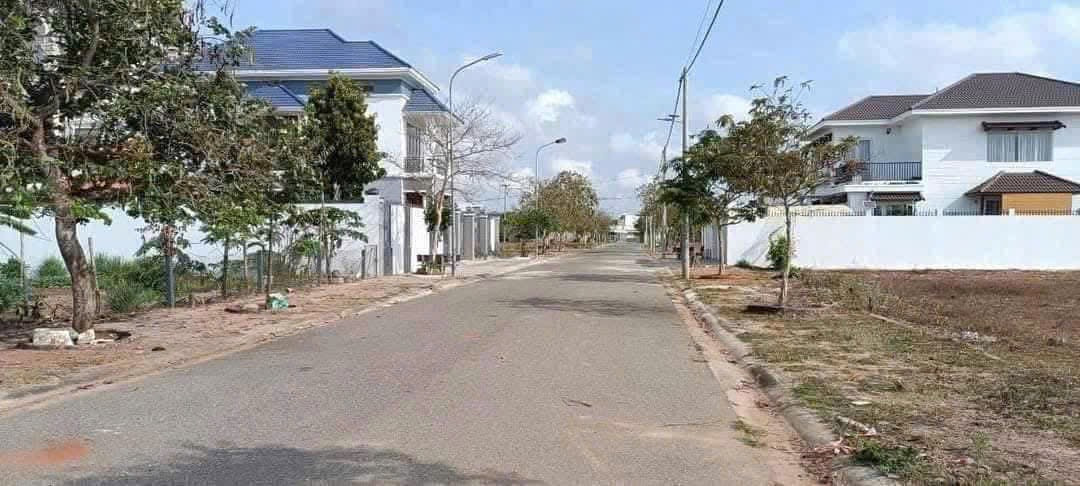 Bán đất 247.6m² ngang 12,2m giá 4.35 tỷ Phường Tam Long