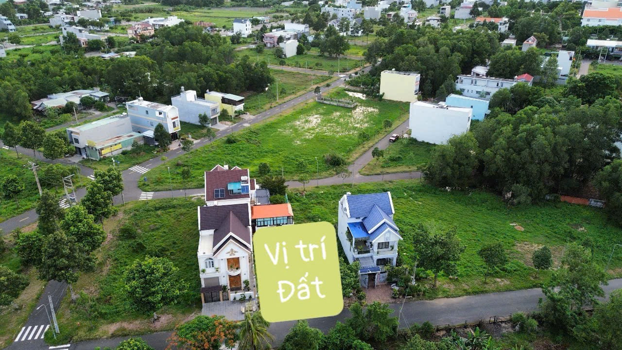 Bán đất 162.6m² giá 3.6 tỷ Phường Tam Long