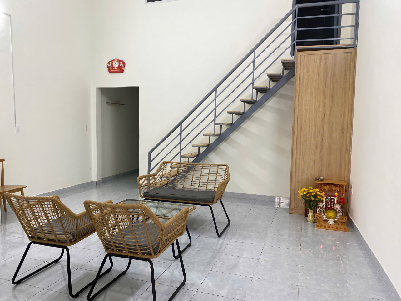 NHÀ GÁC LỮNG HẺM 230/17 NGÔ QUYỀN - SÁT VÁCH COOPMART VÀ CHỢ TÂN AN