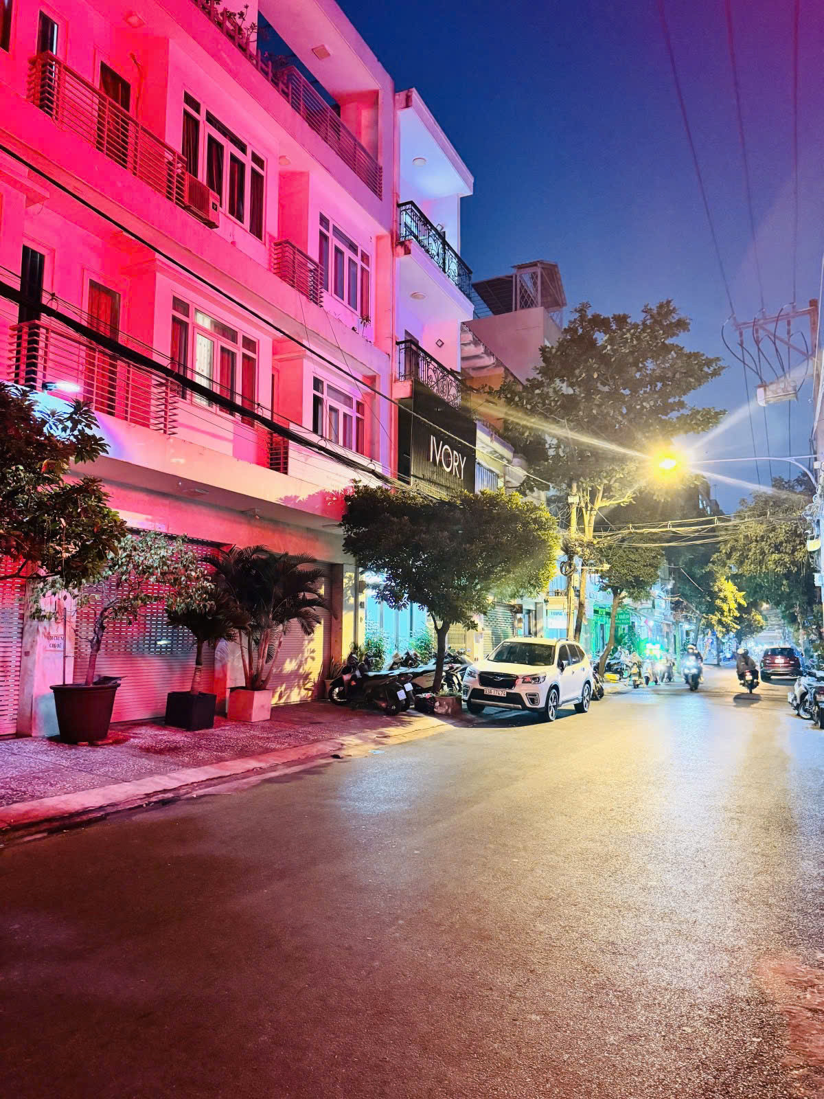 Bán nhà mặt tiền 68m2, 15,5 tỷ 4 lầu ngay khu Bàu Cát Quận Tân Bình