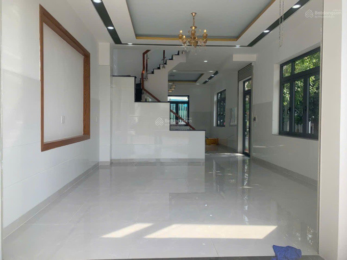Bán nhà mặt phố Hoàng Nam 5, Dĩ An, Bình Dương. Giá rẻ chỉ 2.5 tỷ, DT 78,9 m2, nhiều tiện ích đẹp