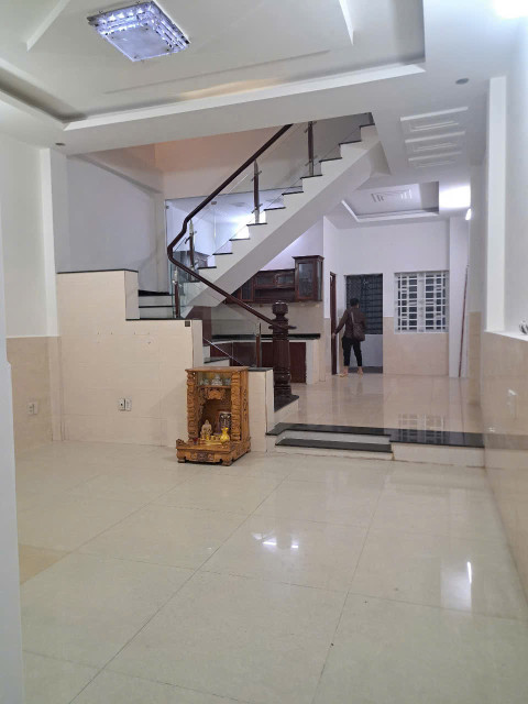 Bán nhà 1 Trệt 1 Lầu Dĩ An,đường nhựa xe hơi thông thoáng,giá đầu tư