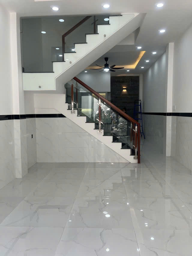Giá mềm nhất quận 12: 4,8 tỷ - Tân Chánh Hiệp 08 - phường Tân Chánh Hiệp, Q.12 -Nhà bán mới đẹp dt 4x12 đúc 4 tầng hẻm ô tô một sẹc đường TCH08 -4 phòng ngủ, 3 wc, sân thượng trước sau thoáng mát.- Tel: 077 888 5818 chuyên bds Sài gòn

 -
