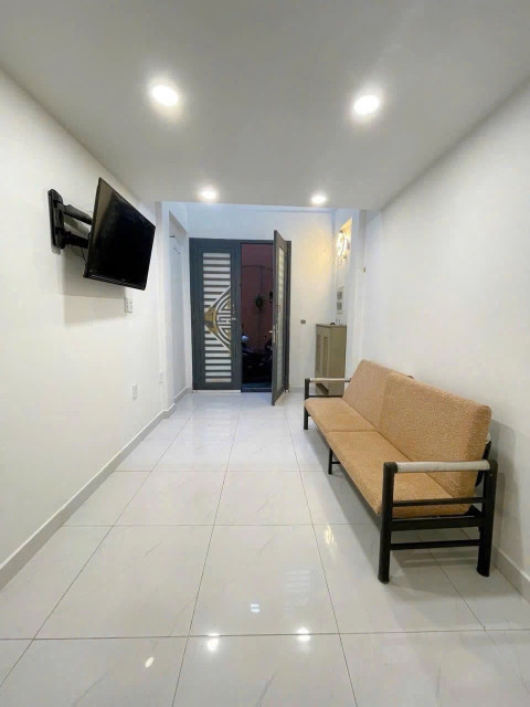 Cho Thuê Nhà Nguyên Căn Nguyễn Văn Nguyễn Q1 gần Hai Bà Trưng