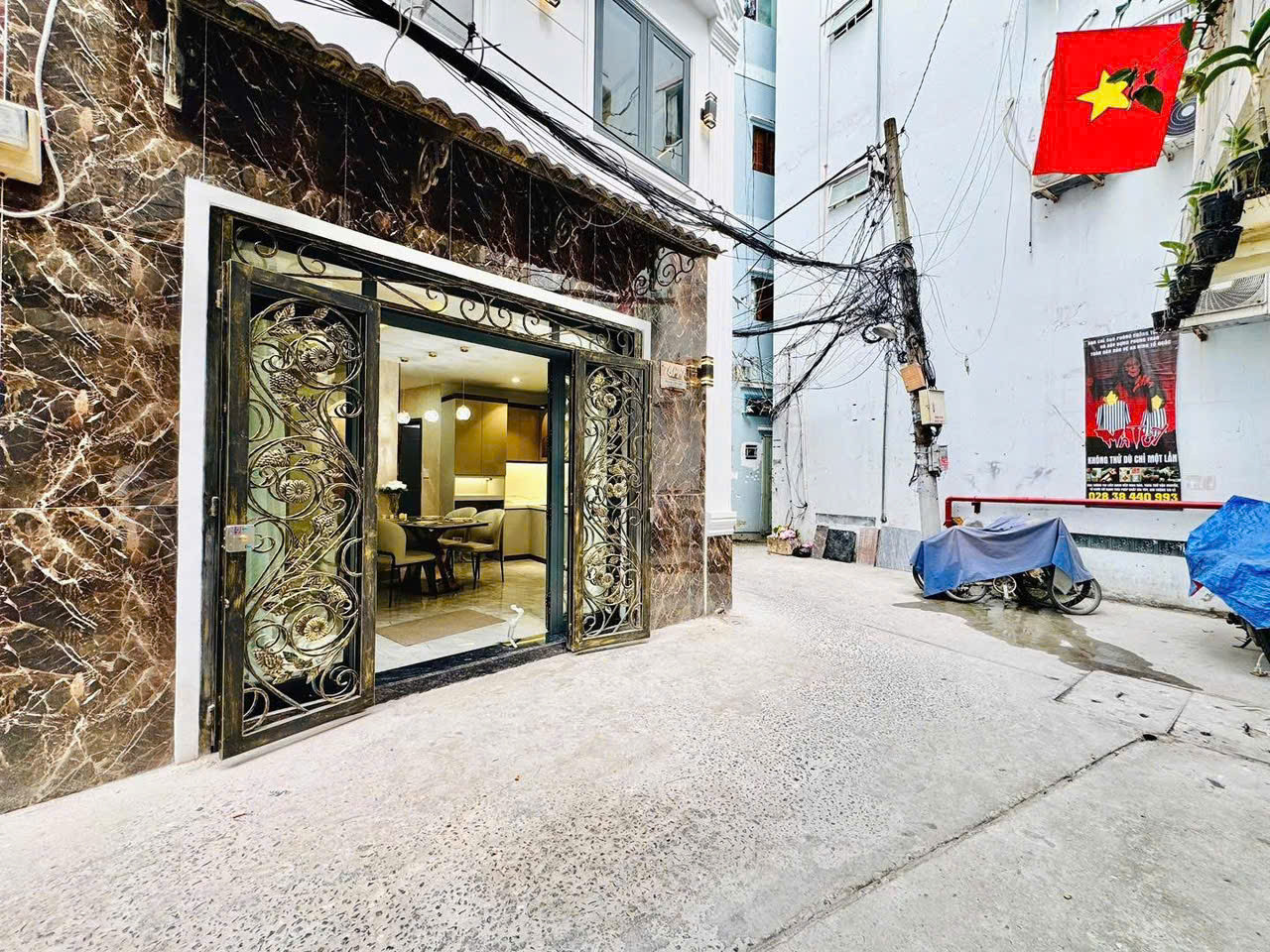 Nhà giá siêu ngộp tại Trần Khắc Chân, P. Tân Định Q.1. Giá: 4,4 tỷ. 5 Tầng, 4PN 5WC. Sổ Hồng Riêng