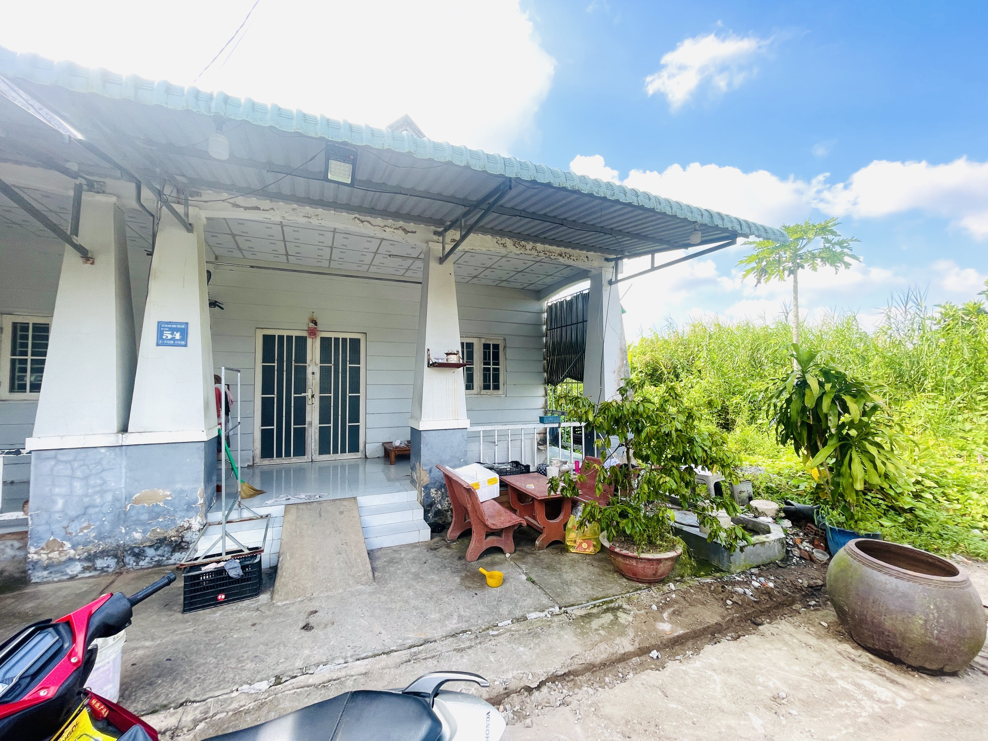 Bán nhà 131.7m² ngang 6m giá 1.3 tỷ Phường Tân Hạnh