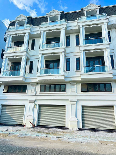 Bán nhà 150m² ngang 7,5m giá 19 tỷ tại Phường Tân Hưng Thuận Quận 12