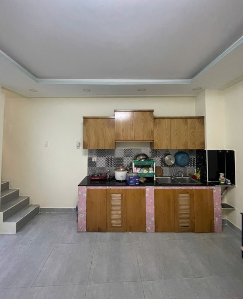 QUẬN 7 - NHÀ ĐẸP 3 TẦNG - HẺM XE MÁY - CÁCH MẶT TIỀN VÀI CHỤC MÉT - SÁT BÊN QUẬN 4, QUẬN 1 - NHỈNH 3 TỶ
