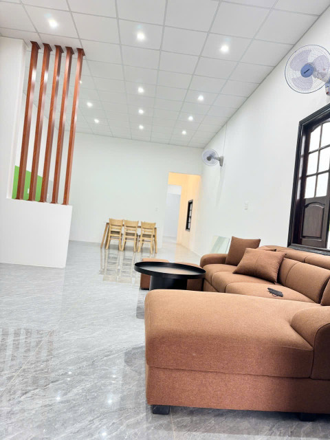 Bán nhà 162.2m² ngang 6m giá 2.4 tỷ Phường Tân Lập