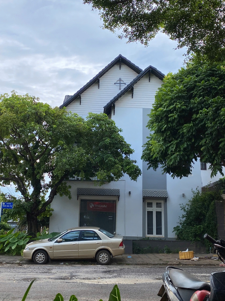 Bán nhà biệt thự 2 MT Nguyễn Nhạc 206.6m² 20 tỷ tại Phường Tân Lợi Thành phố Buôn Ma Thuột