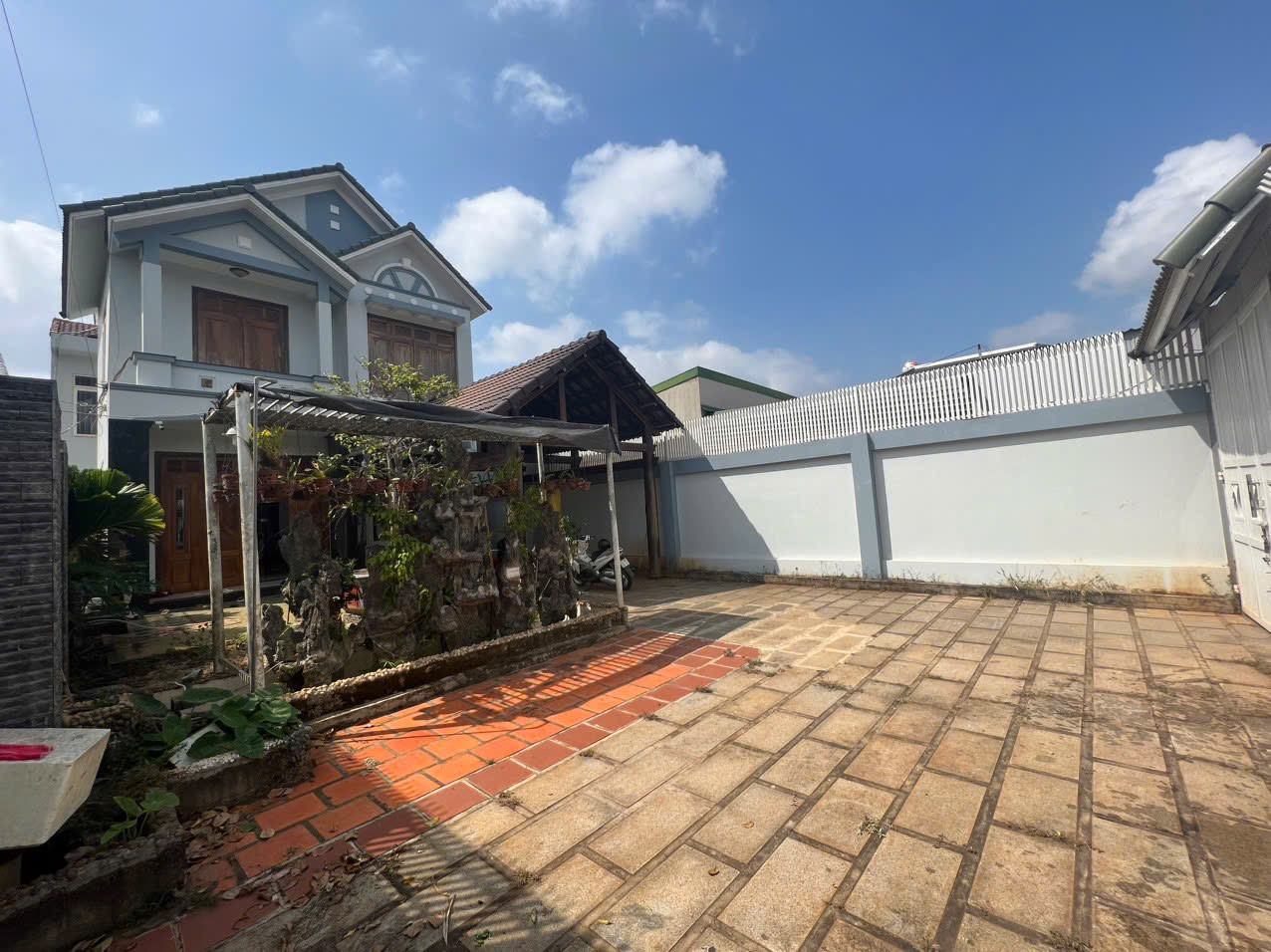 Bán nhà Mặt Tiênd Đồng Khởi 379.5m² 15 tỷ tại Phường Tân Lợi Thành phố Buôn Ma Thuột