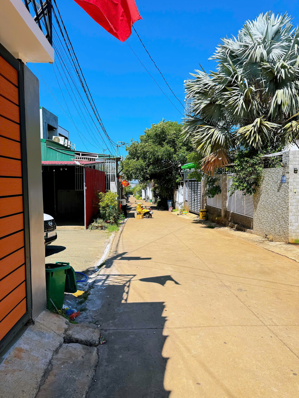 🏡 BÁN NHÀ HẺM 184 ĐỒNG KHỞI – 1 TRỆT 1 LẦU – NỞ HẬU – FULL NỘI THẤT GỖ – PHƯỜNG TÂN LỢI, TP. BUÔN MA THUỘT