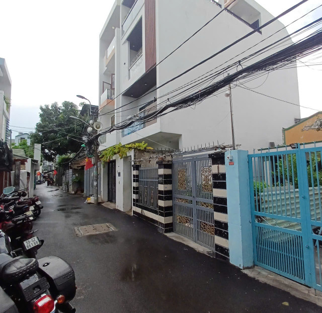 Bán nhà kế Lotte Nguyễn Thị Thập, Quận 7, ngang 4.9 * 25m chỉ hơn 5 tỷ, hẻm nhựa 6m