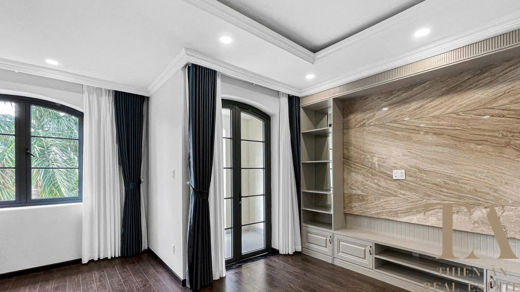BDS HVL Chính chủ gửi cho thuê biệt thự liên kế Chateau Phú Mỹ Hưng, Q7 view vườn