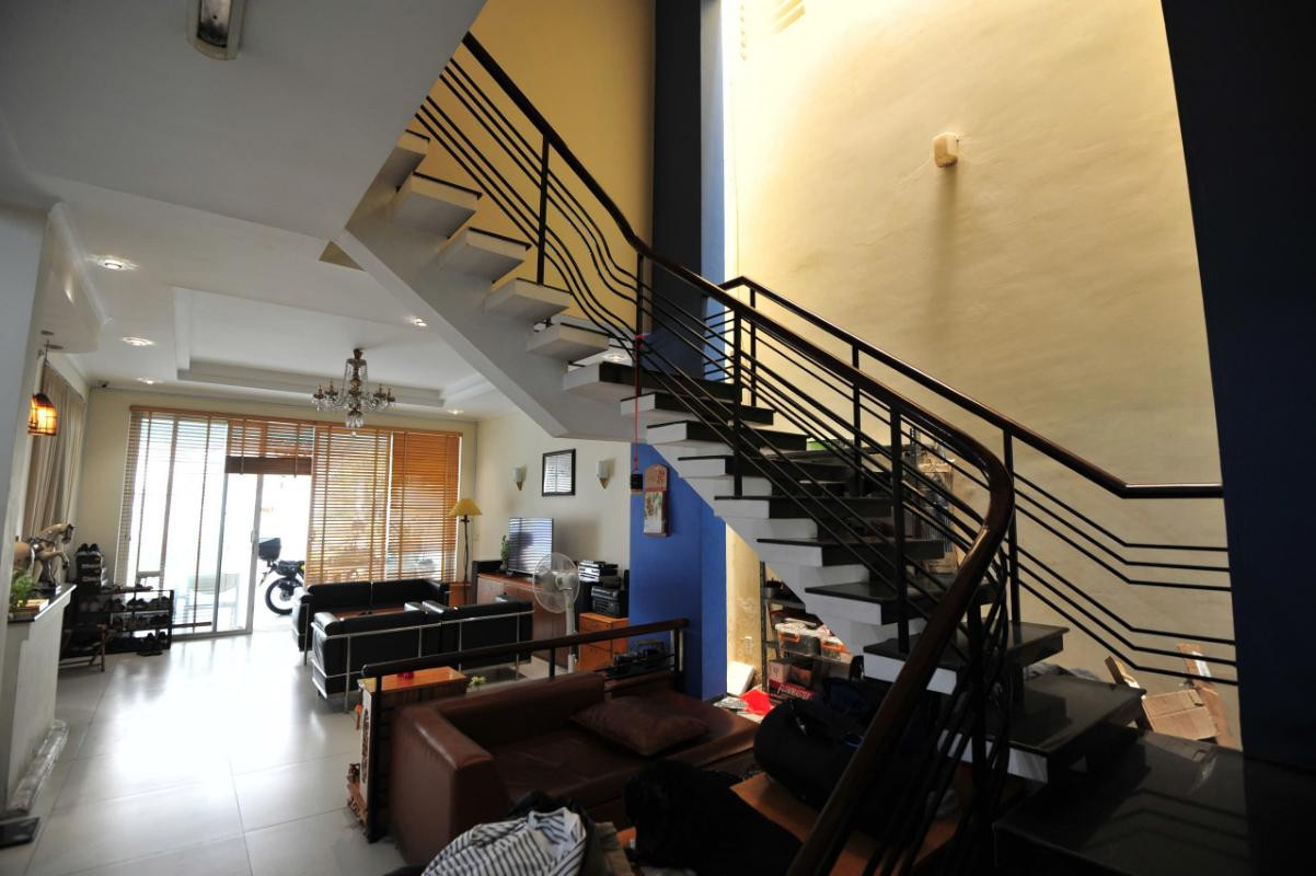 Bán biệt thự mái thái P. Tân Phú ngang 10 * 27m chỉ hơn 30 tỷ