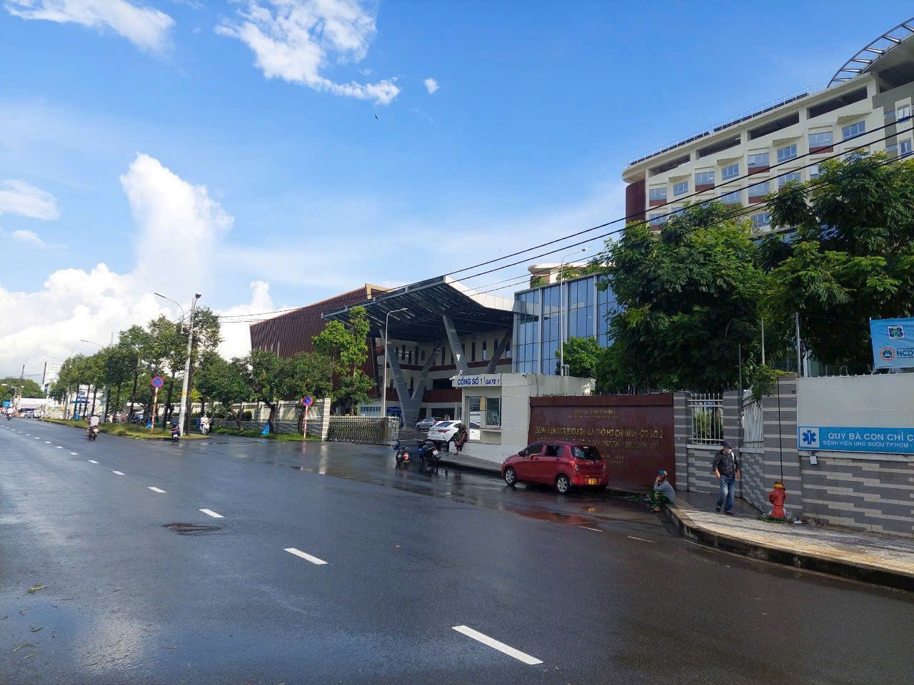Bán nhà mặt tiền đường 400, gần bệnh viên ung bướu