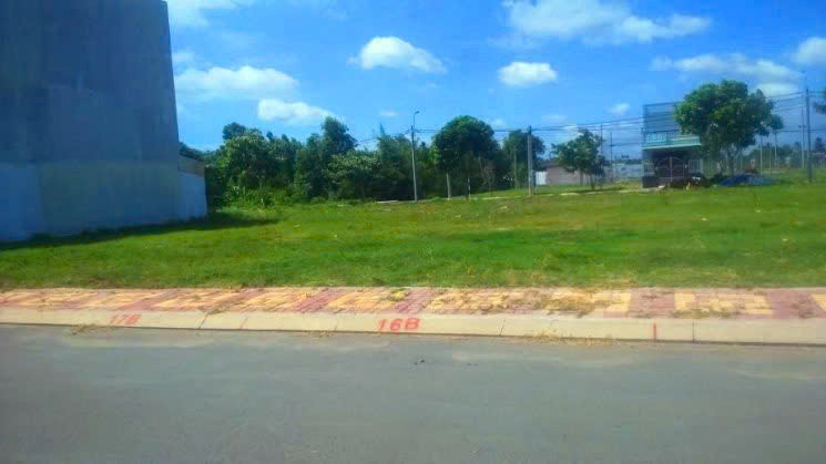 CẦN VỐN DUY TRÌ NHÀ HÀNG BÁN 5X50=250M2 ĐẤT THỔ CƯ NGAY KCN. GIÁ 280TRIỆU