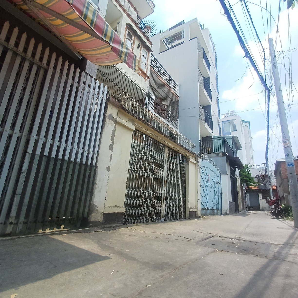 Hơn 6 tỷ thỏa thuận nhà 3 tầng 50m2 3pn đường số p. Tân Quy