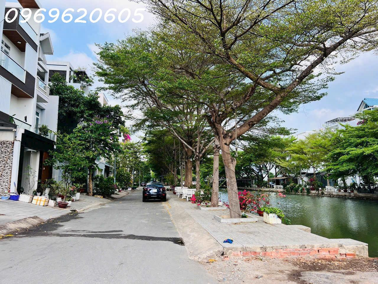 Bán Nhà Huỳnh Tấn Phát Quận 7, dòng tiền lên đến 600 triệu / năm, nhỉnh 6 tỷ. Gọi ngay Vinh Nhà Phố