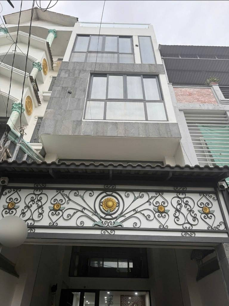Bán nhà 5 Tầng HXH Phạm Văn Bạch p15 Tân Bình