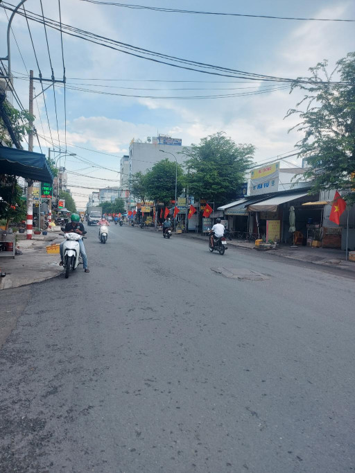 Mặt Tiền Đường Cống Lở ngang 4.5m , giá 14.1 tỷ Phường 15 , Tân Bình