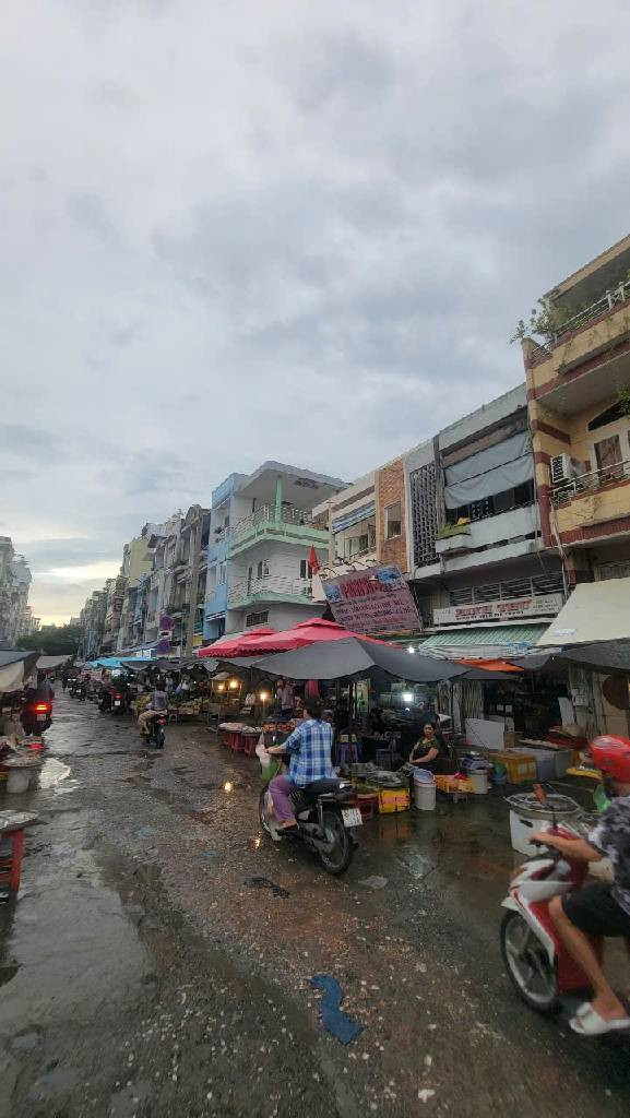 Nhà Trung Tâm Chợ , 3 Tầng, Hẻm ôtô, giá 22.9 tỷ Phường 2 , Tân Bình.