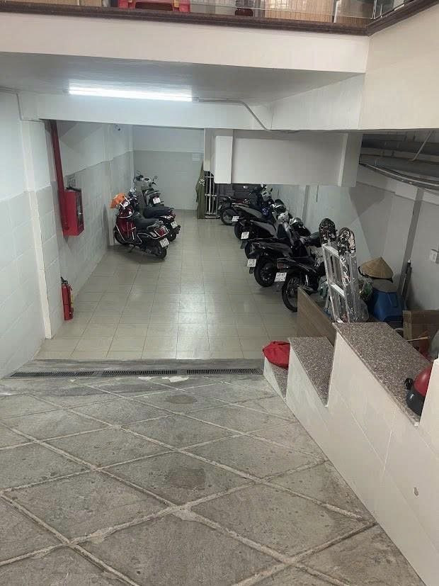 Bán nhà gấp 7 Tầng Mặt Tiền Nguyễn Trọng lội Tân Bình