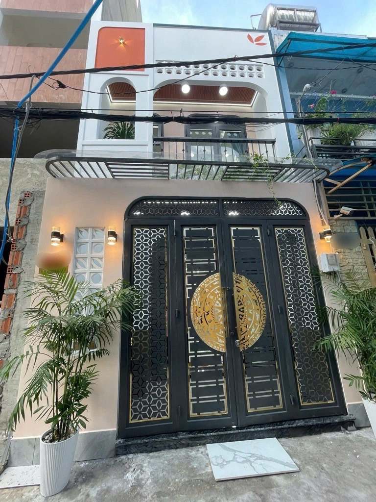 Gò Dầu, Tân Phú, Gần Aeon Mall, 2 Tầng BTCT, Hẻm 4m, 56m2 (4x14) Sát Mặt Tiền, SHR Đẹp Vuông Vức Hoàn Công Đủ, Nhỉnh 5 Tỷ Còn TL  - DT 56m2 (4x14m) Nhà 1 trệt 1 lầu 2PN, 3WC . Khu dân cư an ninh yên tĩnh gần Chợ, Siêu thị, gần Trường học các Cấp  - Vị trí