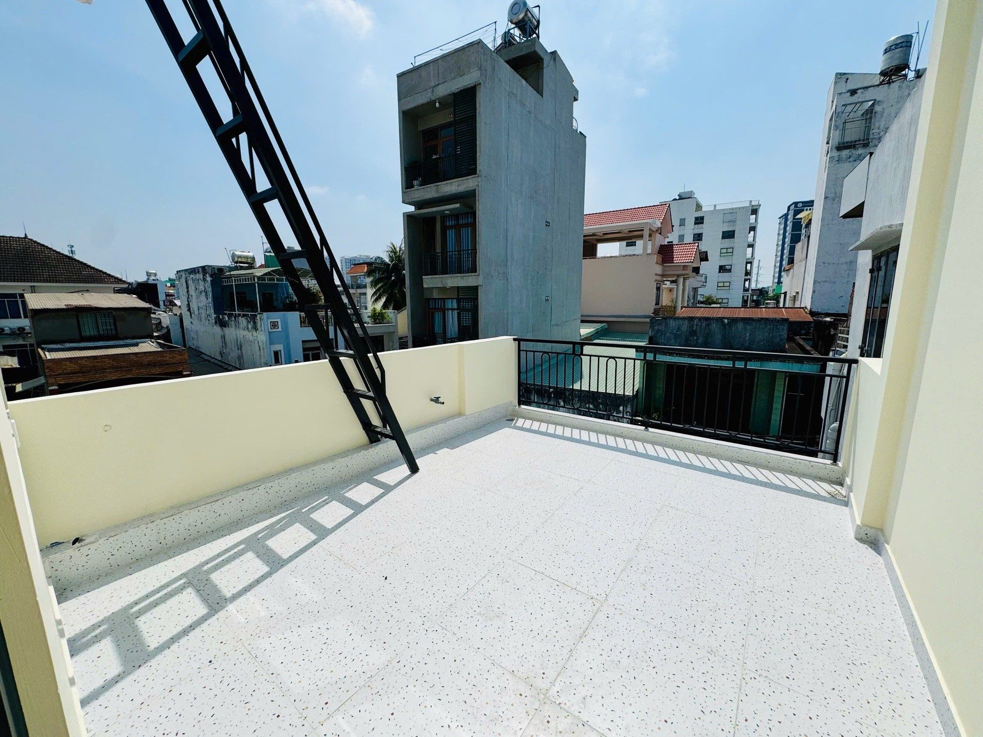 NHÀ MẶT TIỀN VỪA Ở VỪA KINH DOANH – ÂU CƠ TÂN BÌNH – NGAY CHỢ BÀ QUẸO - 62M2 - 3 TẦNG - KD ĐA NGÀNH NGHỀ -