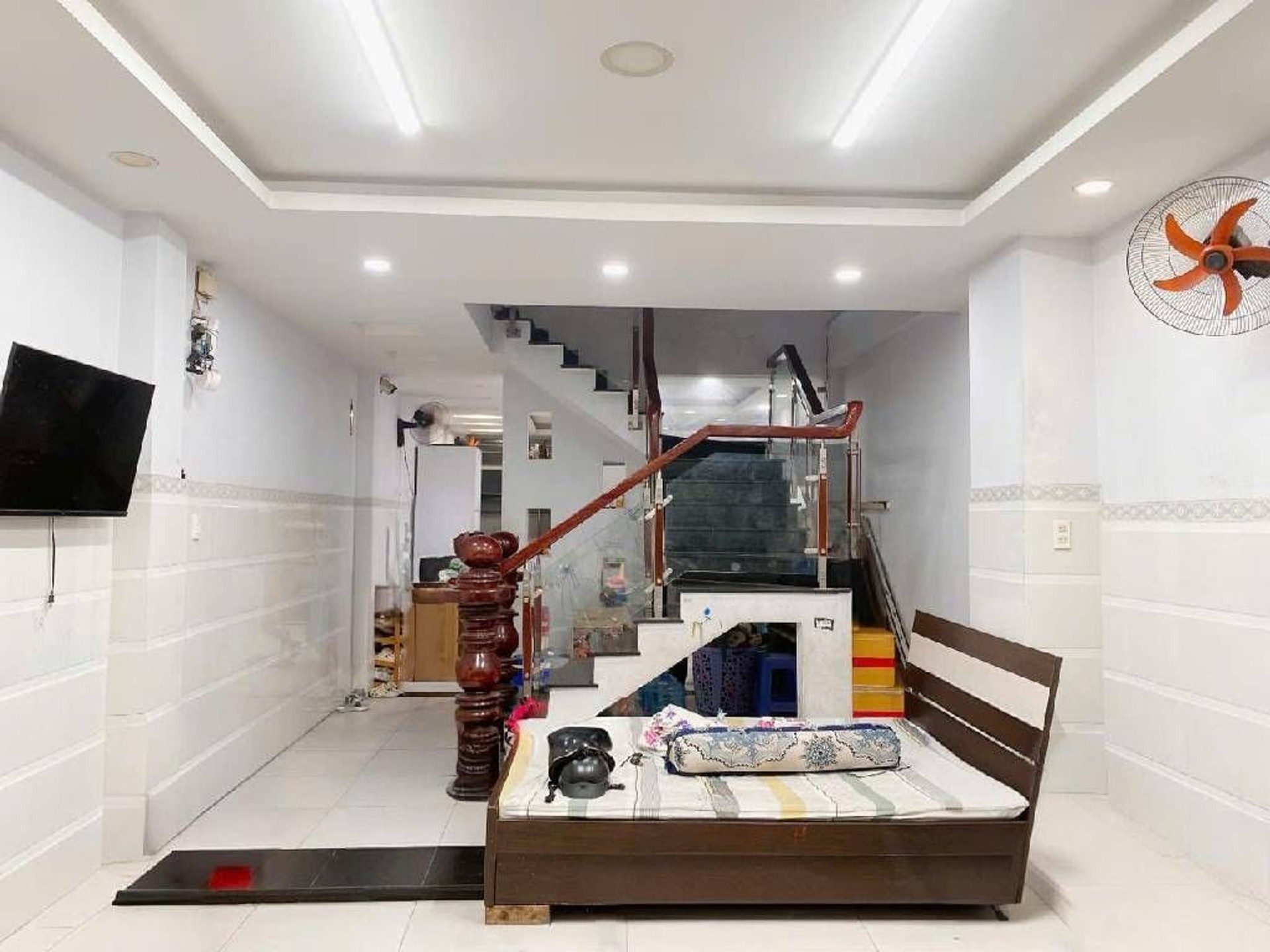 BÁN NHÀ GÒ DẦU TÂN SƠN NHÌ 90M2 4 TẦNG HXH SÁT MẶT TIỀN 9.6 TỶ