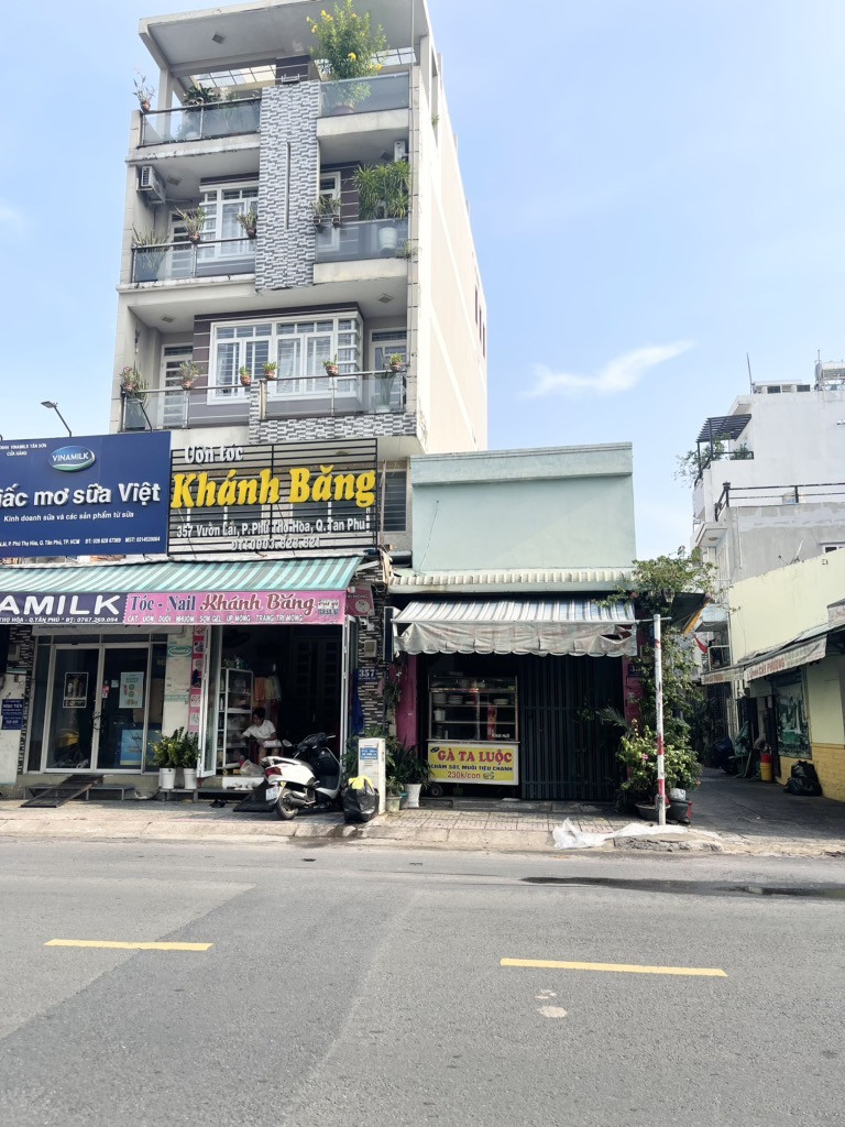 🔥 MẶT TIỀN VƯỜN LÀI - ĐỐI DIỆN NHÀ HÀNG TIỆC  CƯỚI ASIANA PLAZA - 80m2 - 4x20 - ĐANG CHO NGƯỜI QUEN THUÊ GIỮ NHÀ 15tr/ THÁNG - CHỈ 12,5 TỎI 🧄 