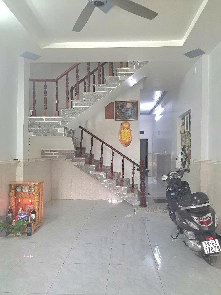 BÁN NHÀ 3 TẦNG MẶT TIỀN TÂN THỚI HIỆP 13 QUẬN 12, 4 X 18M, NHỈNH 5 TỶ