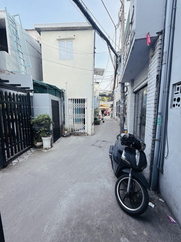 Bán nhà Huỳnh Tấn Phát (xe hơi gần cửa); 36m2; 2 tầng; sổ hồng cầm tay