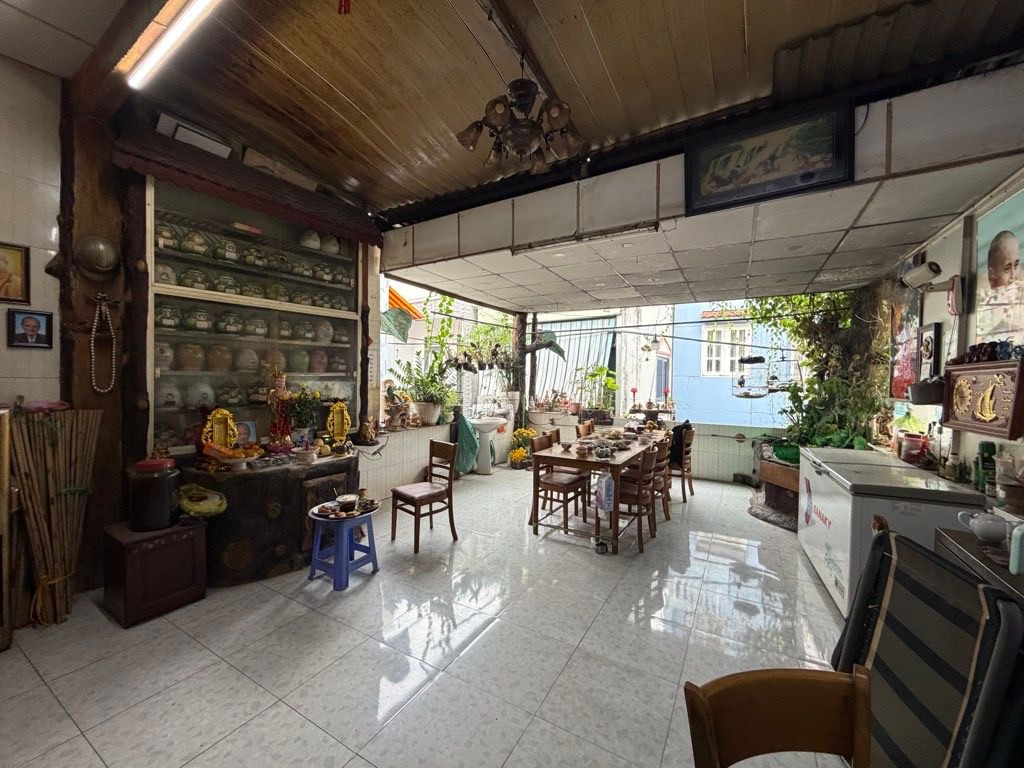 Nhà 2 tầng cách Q4 chỉ 350m; 98m2 nở hậu; không quy hoạch; thích hợp xây CHDV có dòng tiền