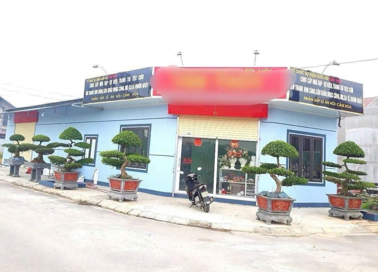 🏘️🏘️BÁN ĐẤT TẶNG NHÀ – LÔ GÓC tại PHƯỜNG TÂN TIẾN, T. BẮC NINH)
👉👉 Diện tích: 170,5m² – Lô góc 2 mặt tiền, cực kỳ thoáng và đẹp.
👉👉Gần trường trính trị, gần Aon, gần FPT. Chỉ 3p di chuyển
💰 Giá chỉ: 6tyxx– Bán trong tuần (giá tốt cho khách thiện chí).